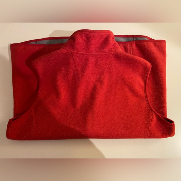 Red fleece vest - Picture 3 of 3